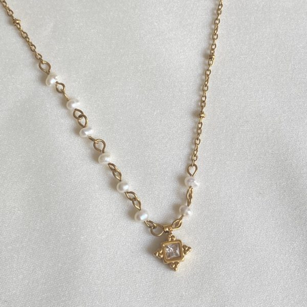 Halskette mit Perlen und Anhänger - Selina Halskette - Tayna Schmuck & Accessoires