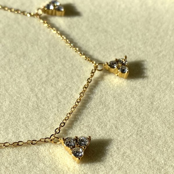 Vergoldete Halskette mit Steinchen - Triangle Tennis Halskette - Tayna Schmuck & Accessoires